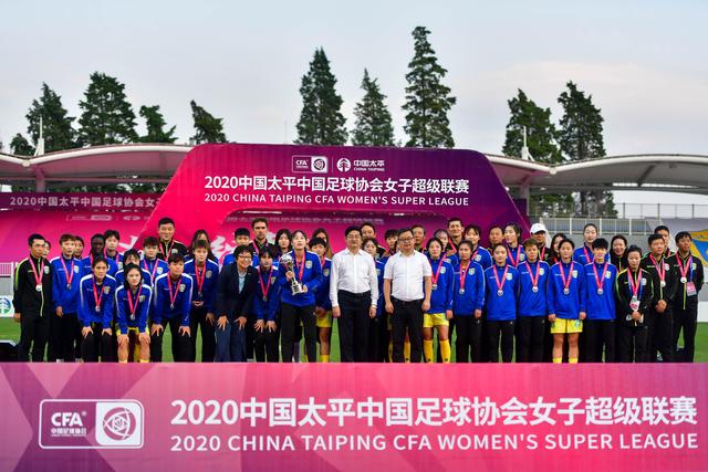刘晓庆发声质疑古柯，简洁回应引发热议
